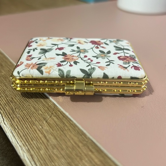 NEW Floral pocket compact mirror, rectangular, white - Picture 4 of 13